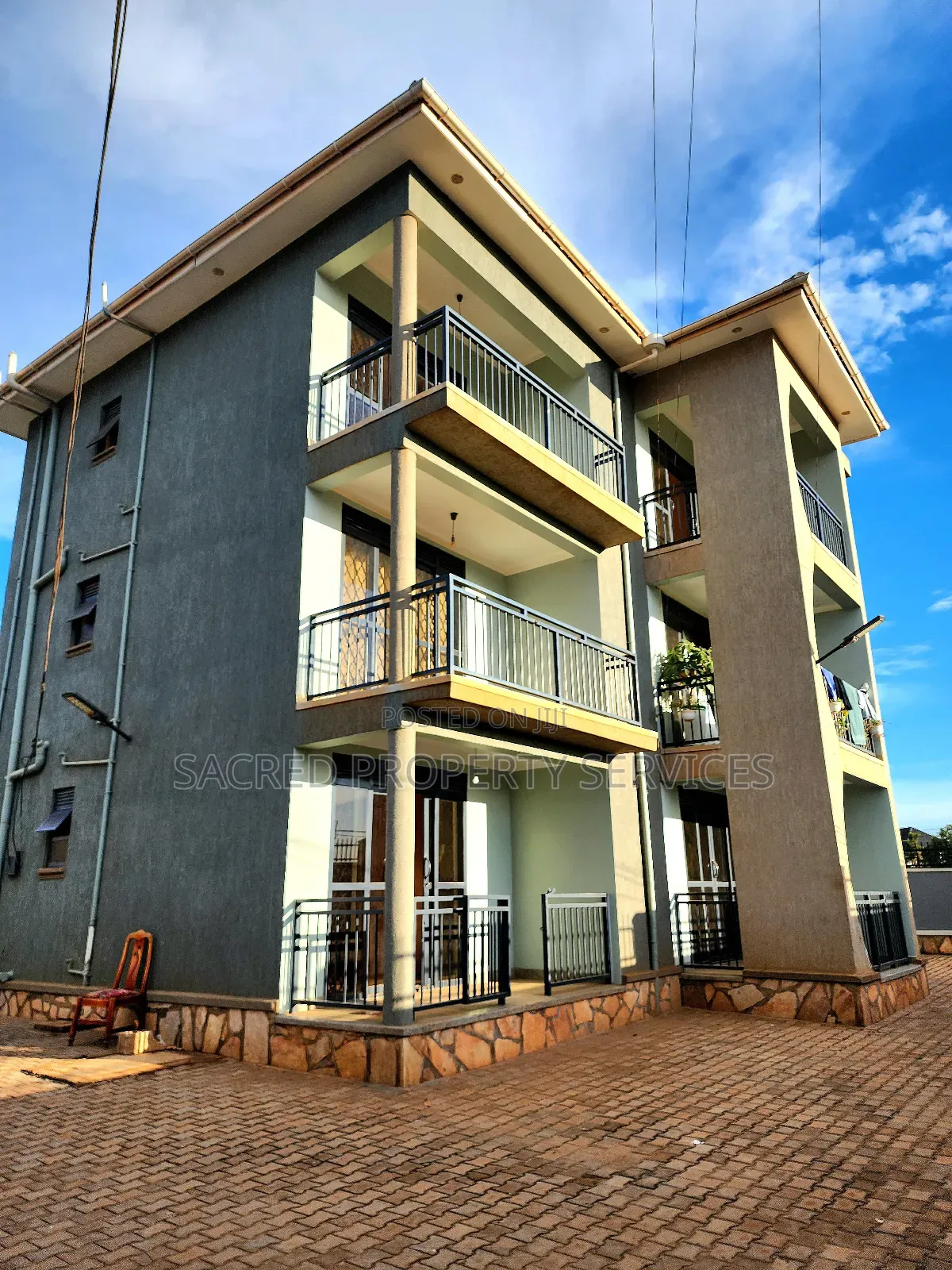 3bdrm Apartment in Kira Road for rent in Kira