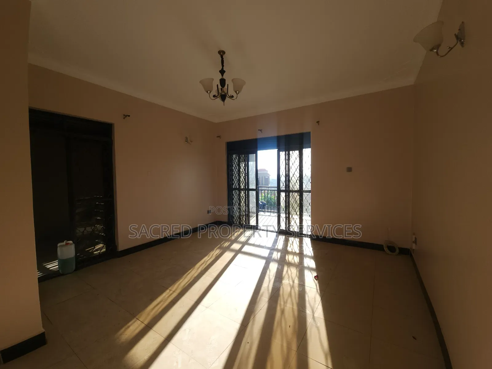 3bdrm Apartment in Kira Road for rent in Kira