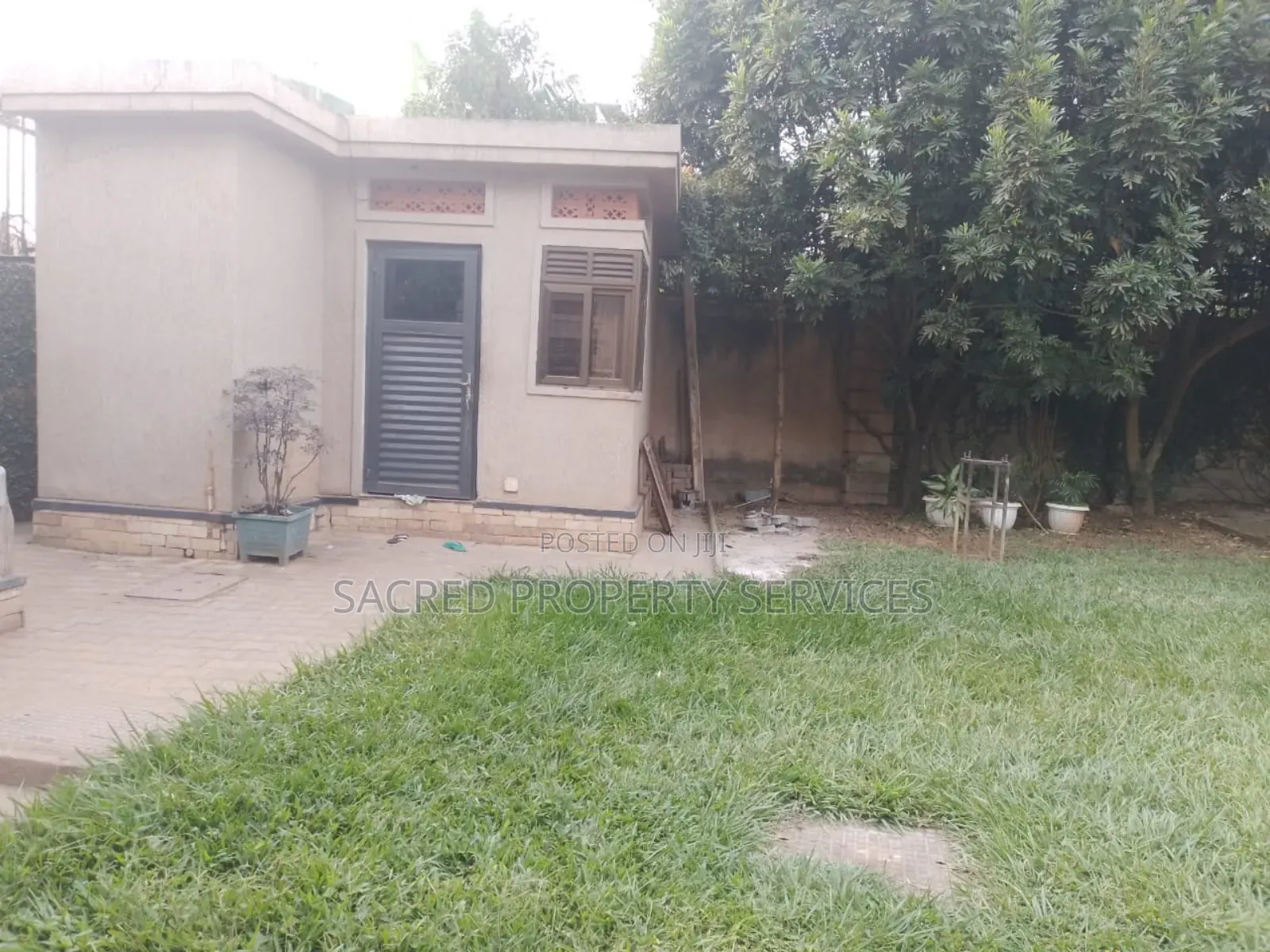 5bdrm Bungalow in Buwate, Kira for rent in Kira