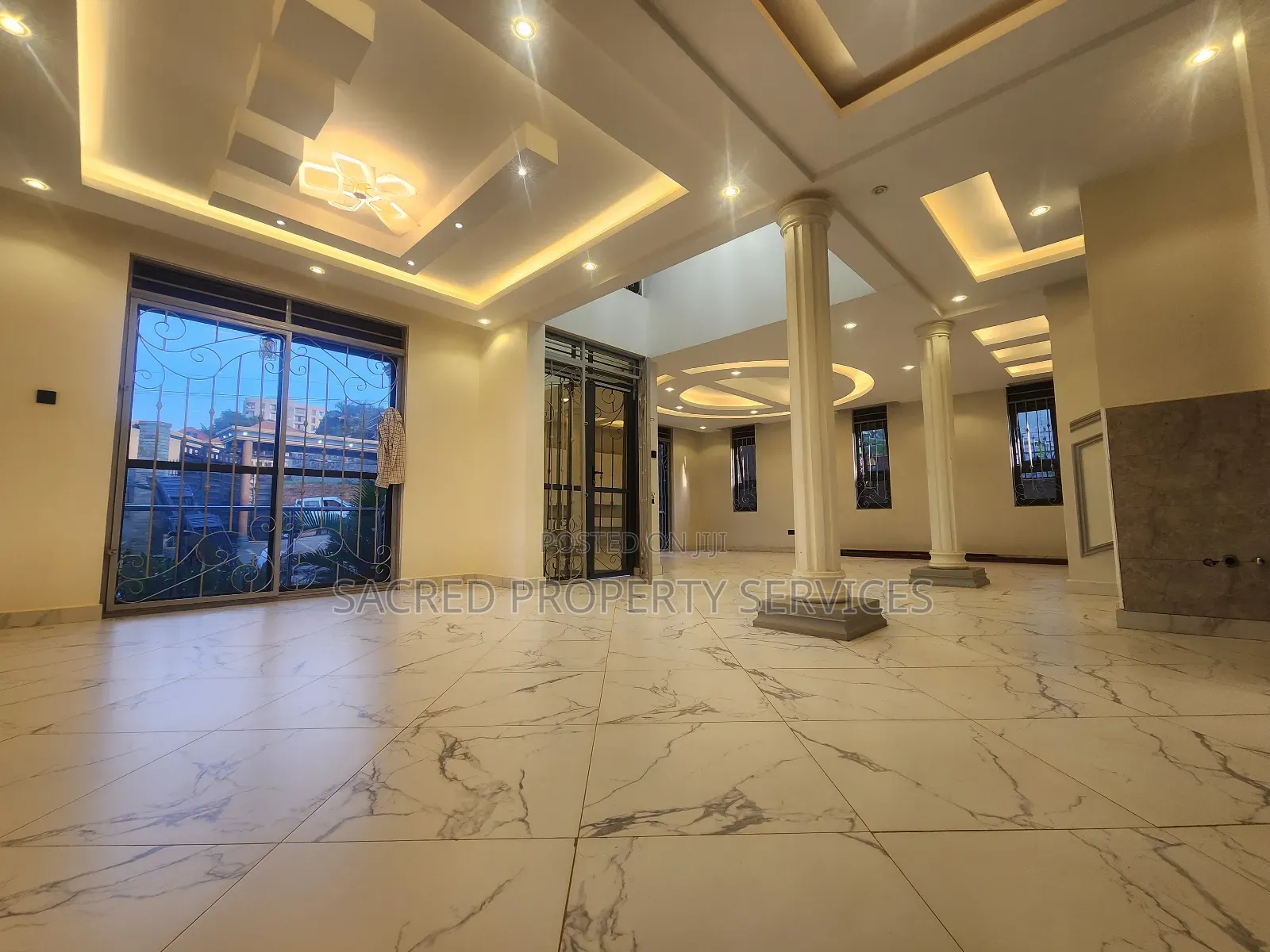 5bdrm Bungalow in Kira for sale in Kira