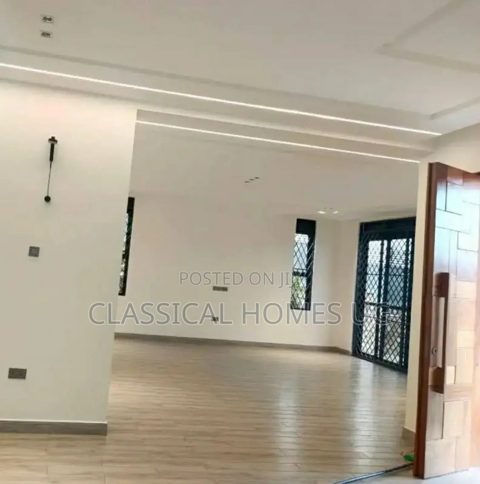 5bdrm Duplex in Akright Bwebajja, Central Division for rent in Central Division