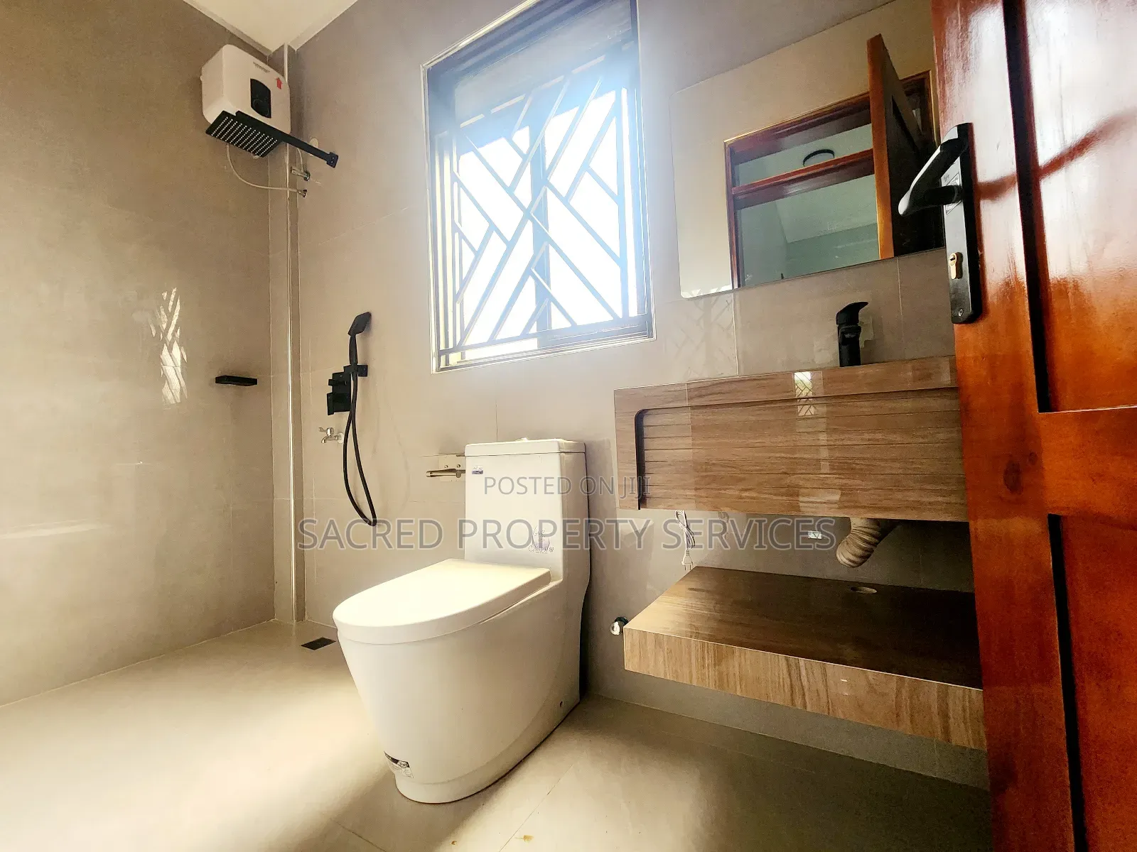 1bdrm Apartment in Kira Bulido Road for rent in Kira