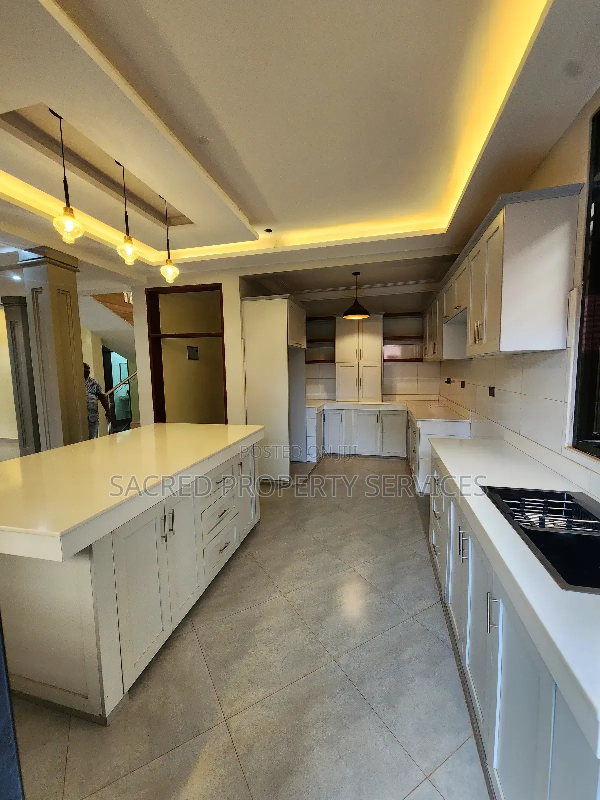 6bdrm Townhouse/Terrace in Kira Mulawa for sale in Kira