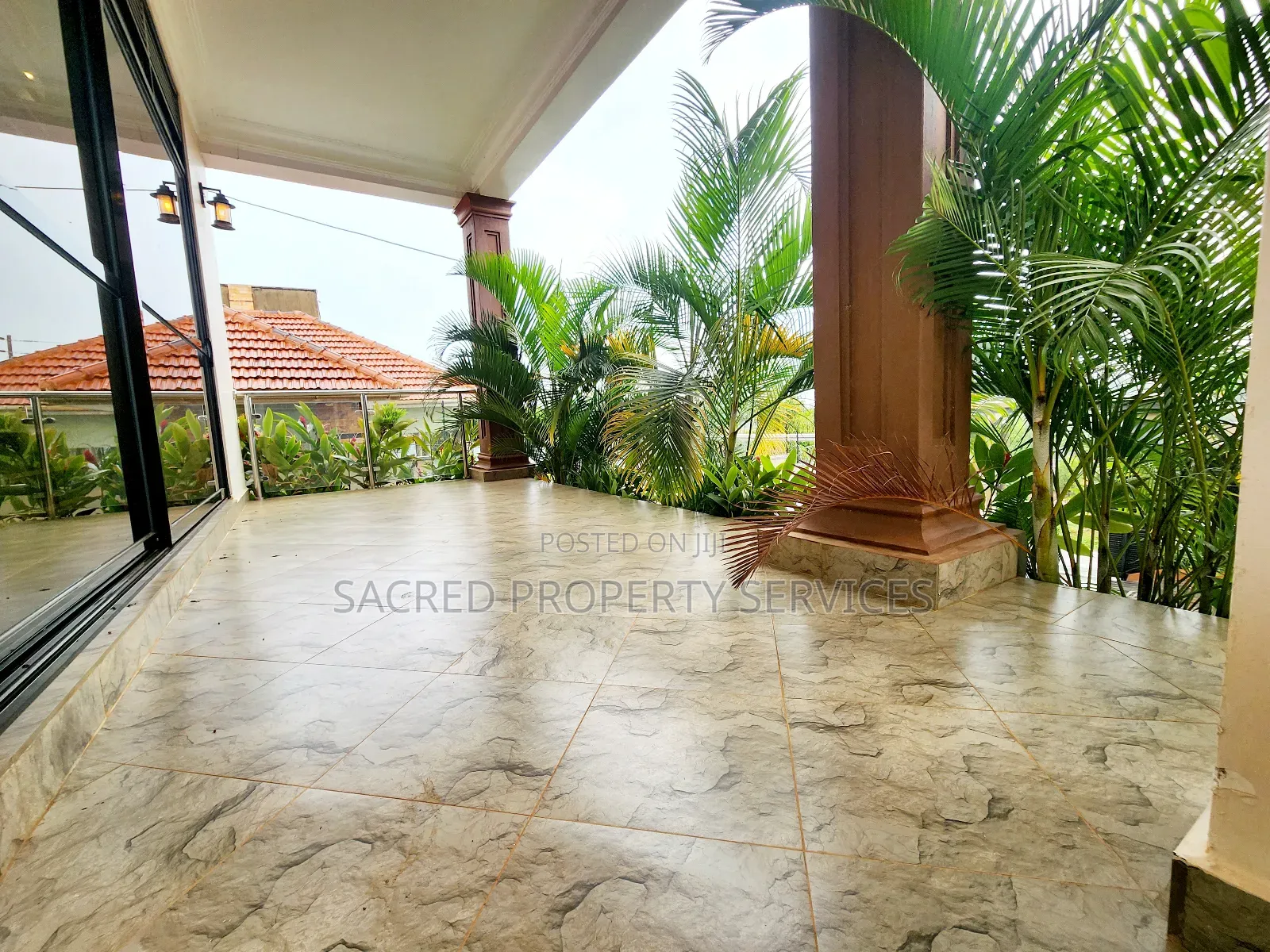 6bdrm Townhouse/Terrace in Kira Mulawa for sale in Kira