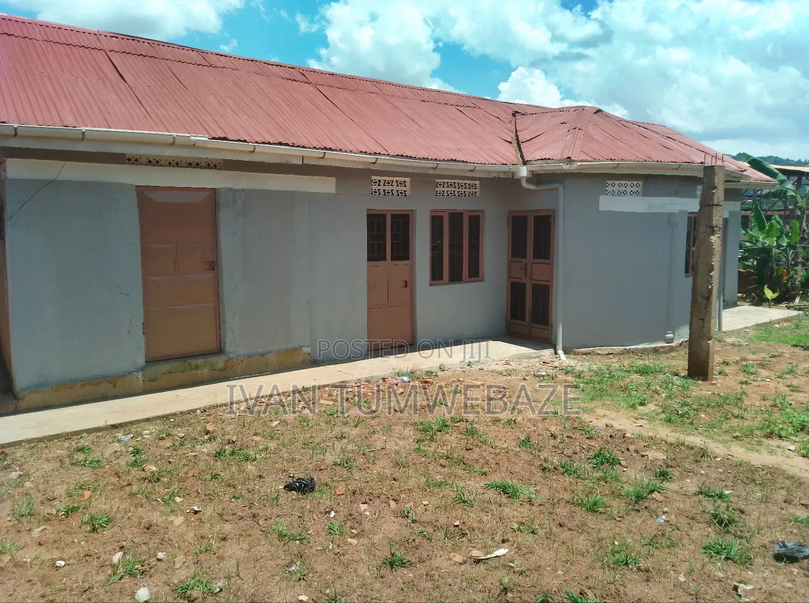 1bdrm Bungalow in Lweza Entebbe Road, Central Division for rent in Central Division