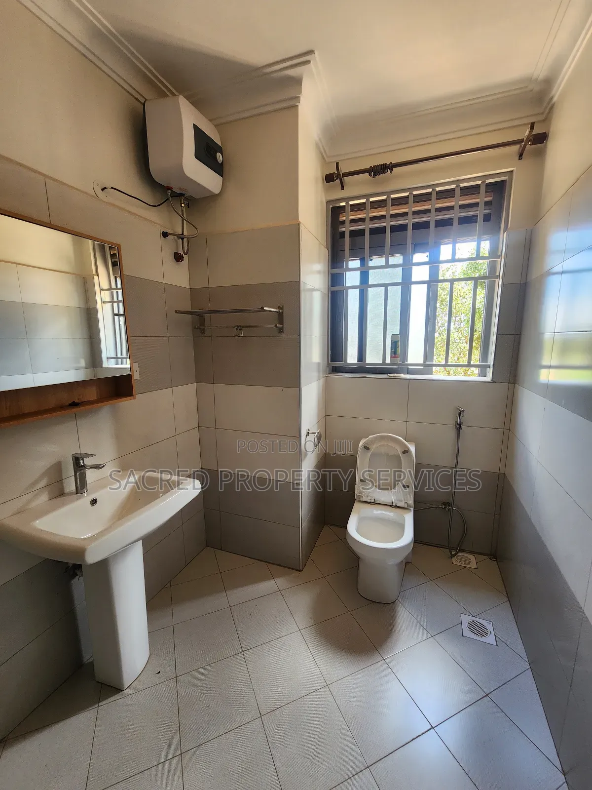 3bdrm Apartment in Buwate, Kira for rent in Kira