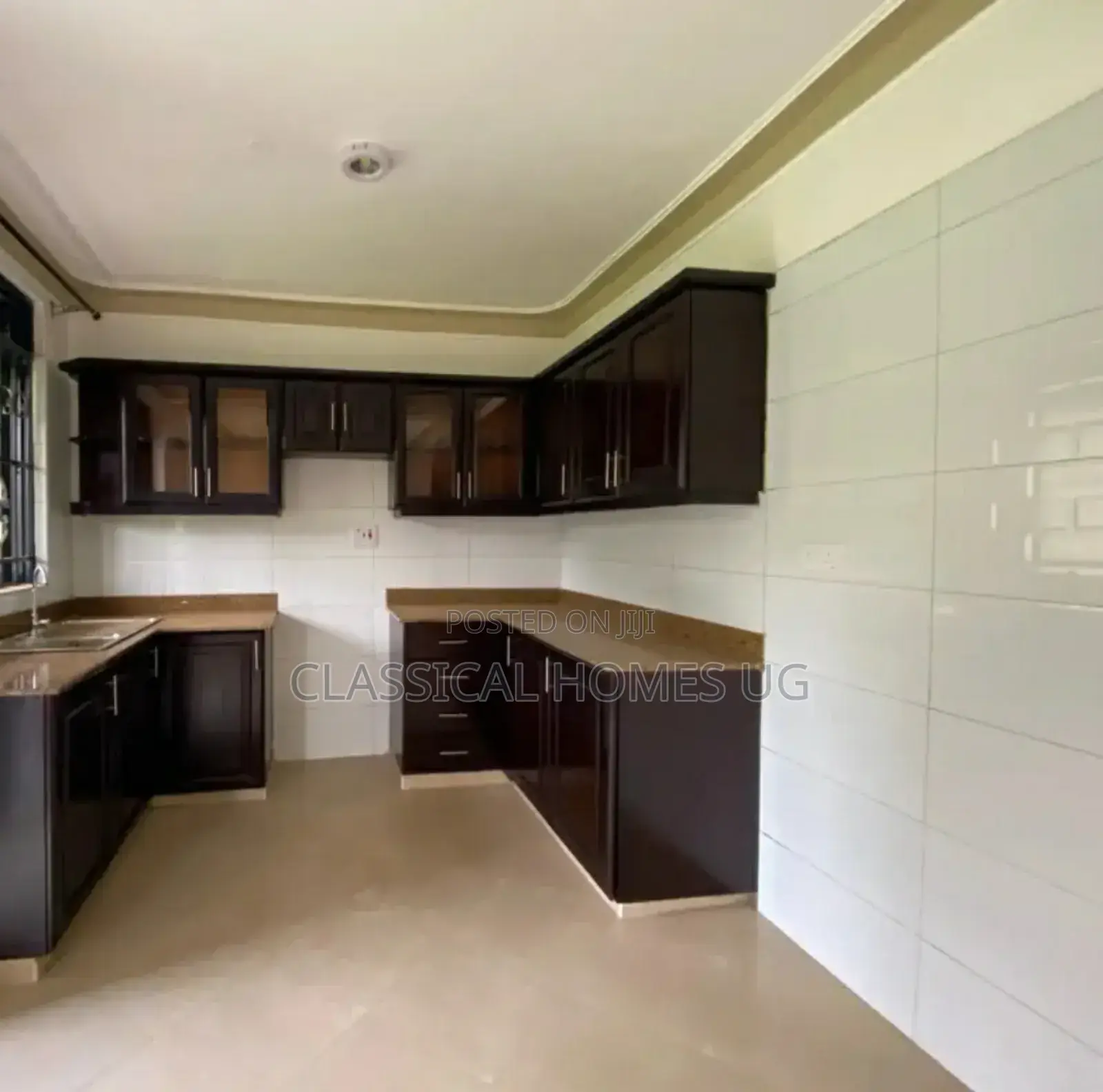 3bdrm Apartment in Lubowa Entebbe Road, Central Division for rent in Central Division