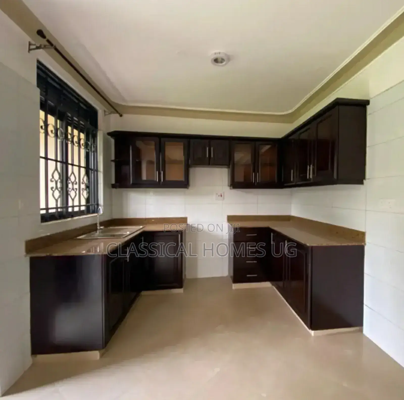3bdrm Apartment in Lubowa Entebbe Road, Central Division for rent in Central Division