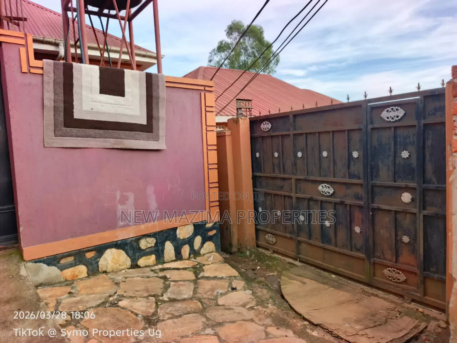 6bdrm House in Nansana Town, Central Division for sale in Central Division