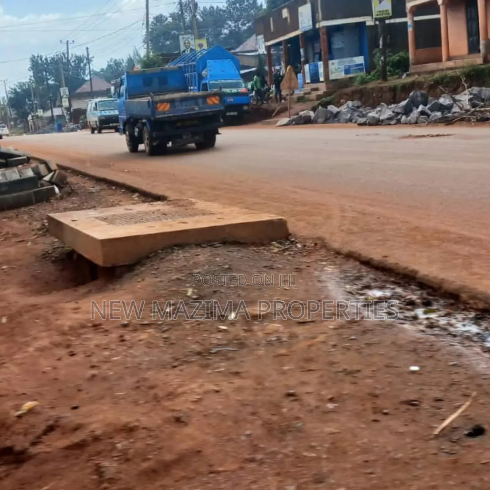 Commercial Plot Measuring on Tarmac of Salaama Munyonyo Rd Quicksale in Central Division