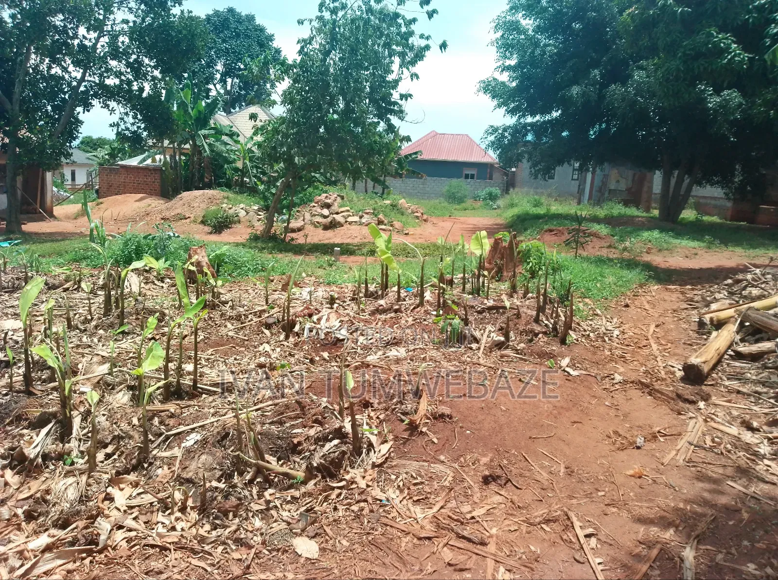 Plot for Sale in Kawuku Ziru. 45/45ft in Central Division