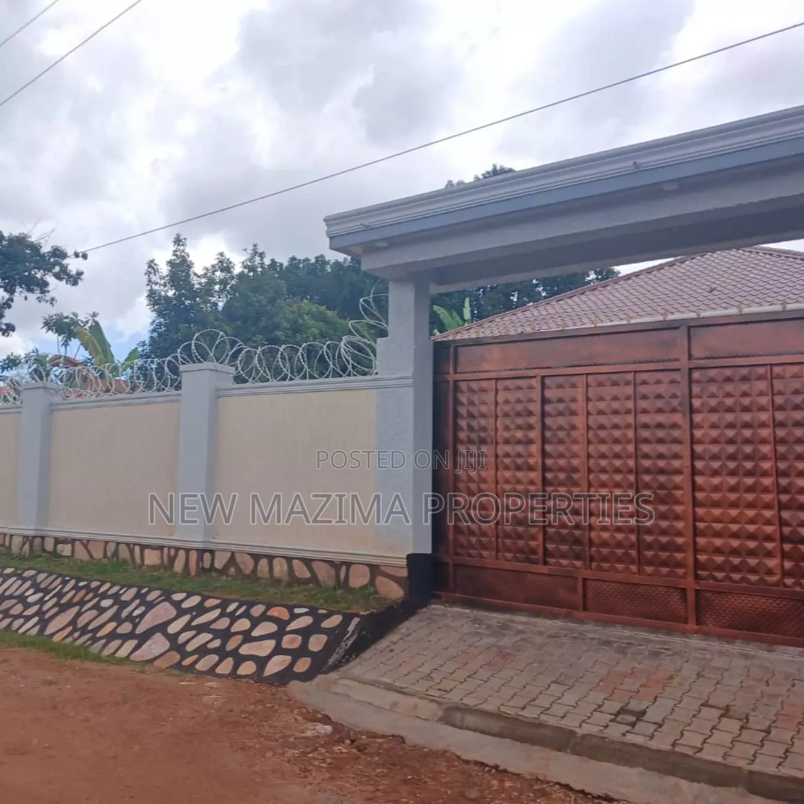 4bdrm Bungalow in Nansana Town, Central Division for sale in Central Division