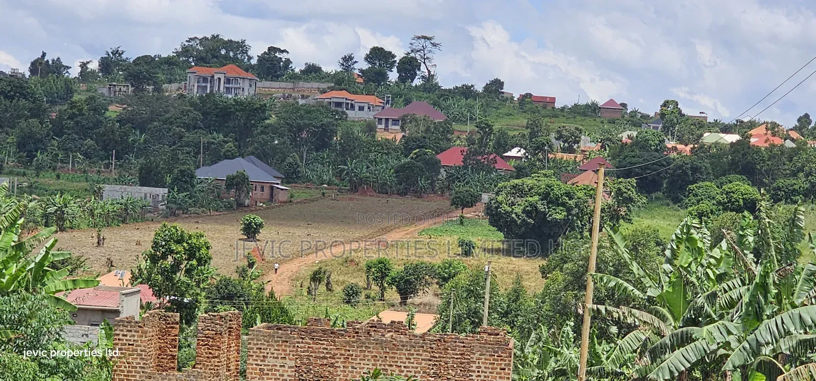 Wakiso Plots on Hot Sale - Hoima Road in Wakiso / Wakiso