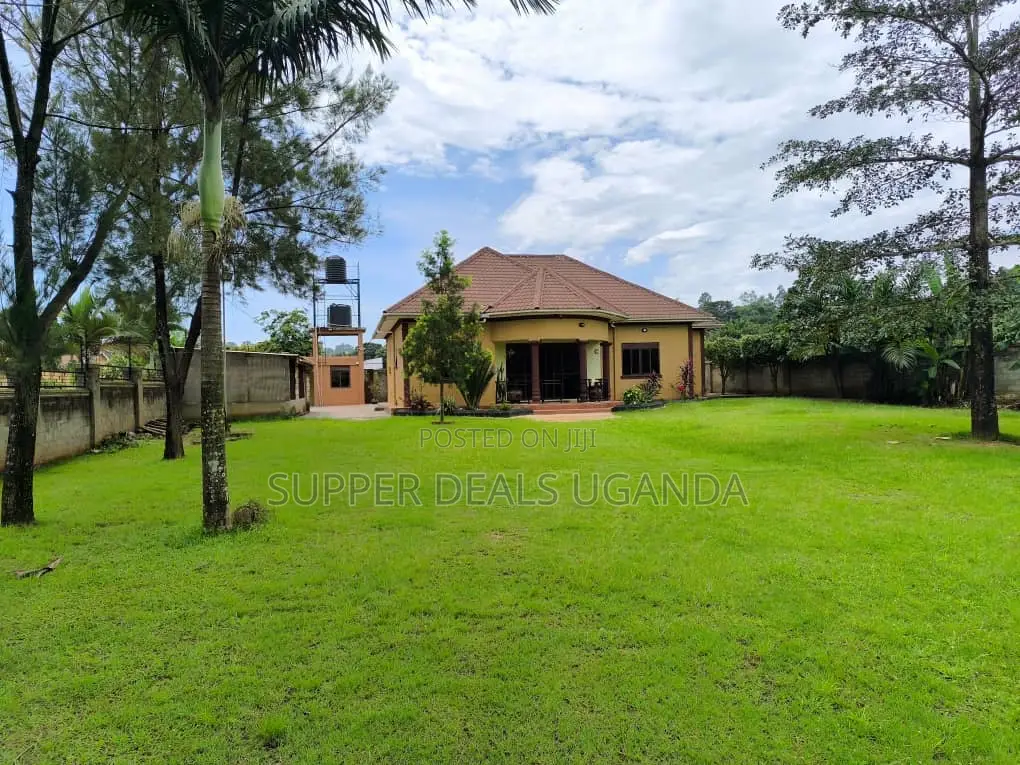 3bdrm Bungalow in Buwate, Nakawa for rent in Nakawa