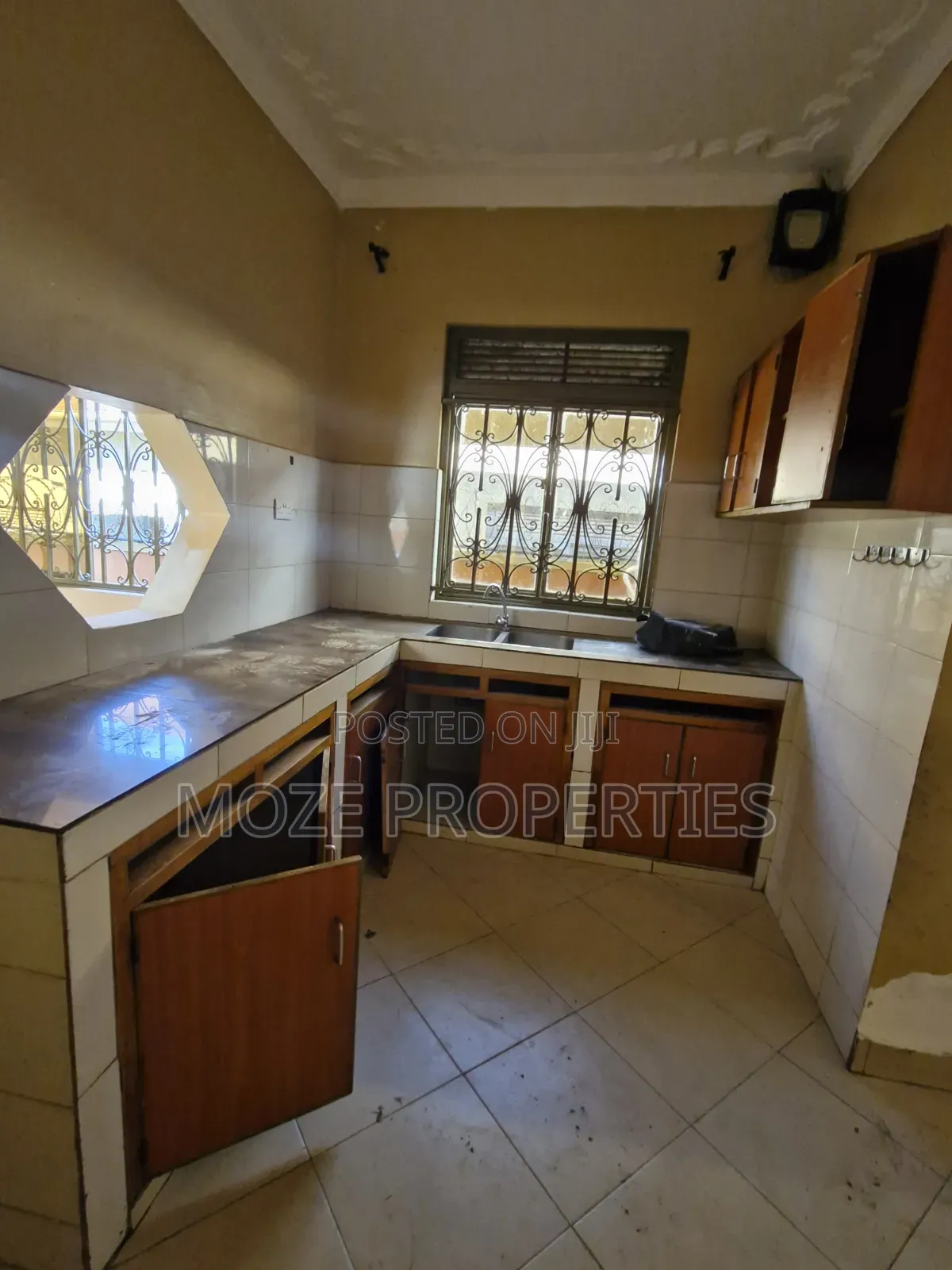 3bdrm Bungalow in Kyaliwajala Kira., Central Division for rent in Central Division