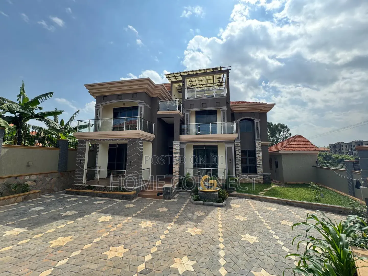 7bdrm Duplex in Lubowa Hill, Central Division for sale in Central Division