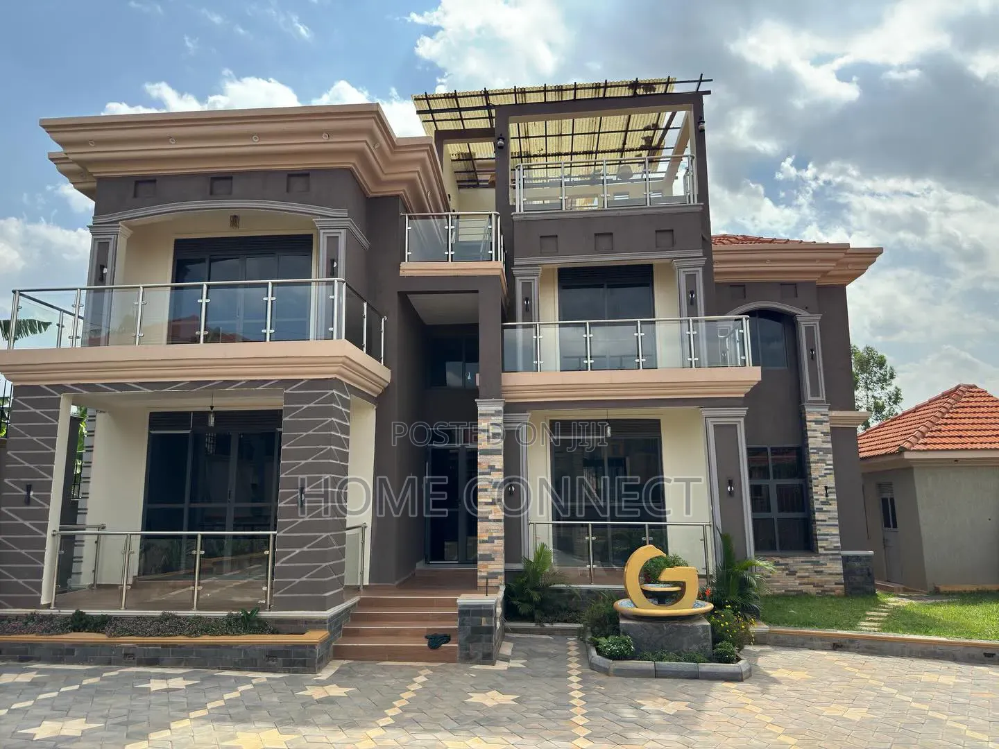 7bdrm Duplex in Lubowa Hill, Central Division for sale in Central Division