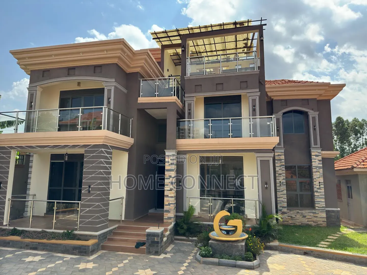 7bdrm Duplex in Lubowa Hill, Central Division for sale in Central Division