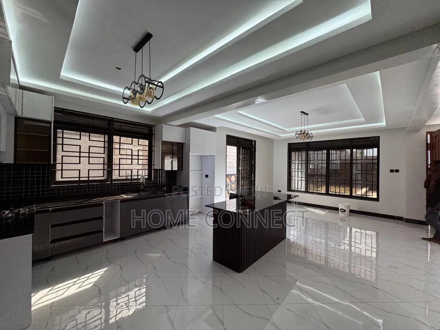 5bdrm Duplex in Serena Kigo, Central Division for sale in Central Division