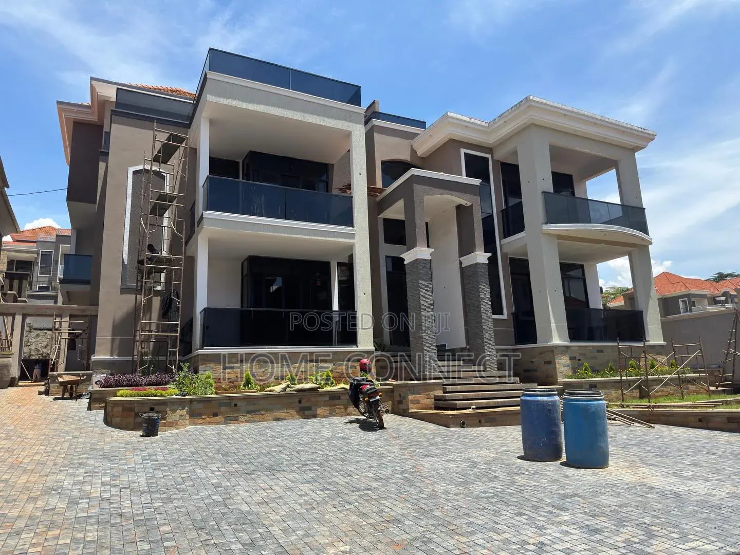 7bdrm Mansion in Munyonyo, Central Division for sale in Central Division