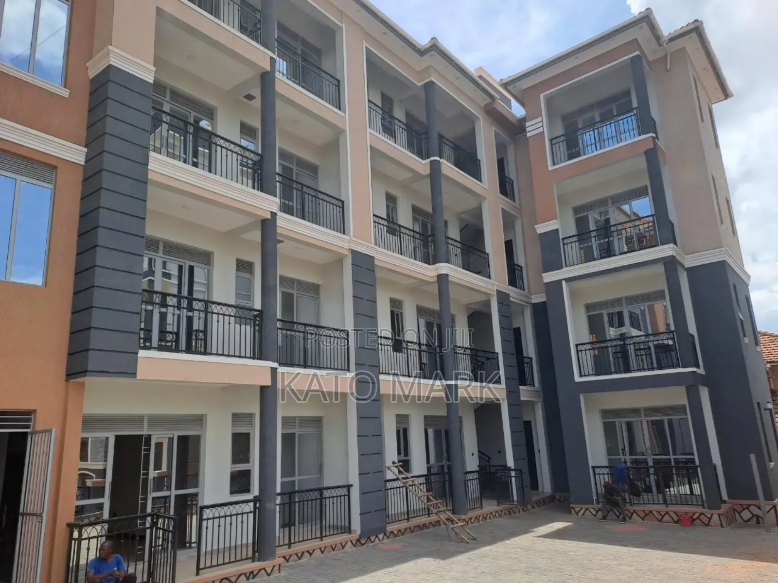 Furnished 2bdrm Apartment in Kiwatule Estate, Central Division for sale in Central Division