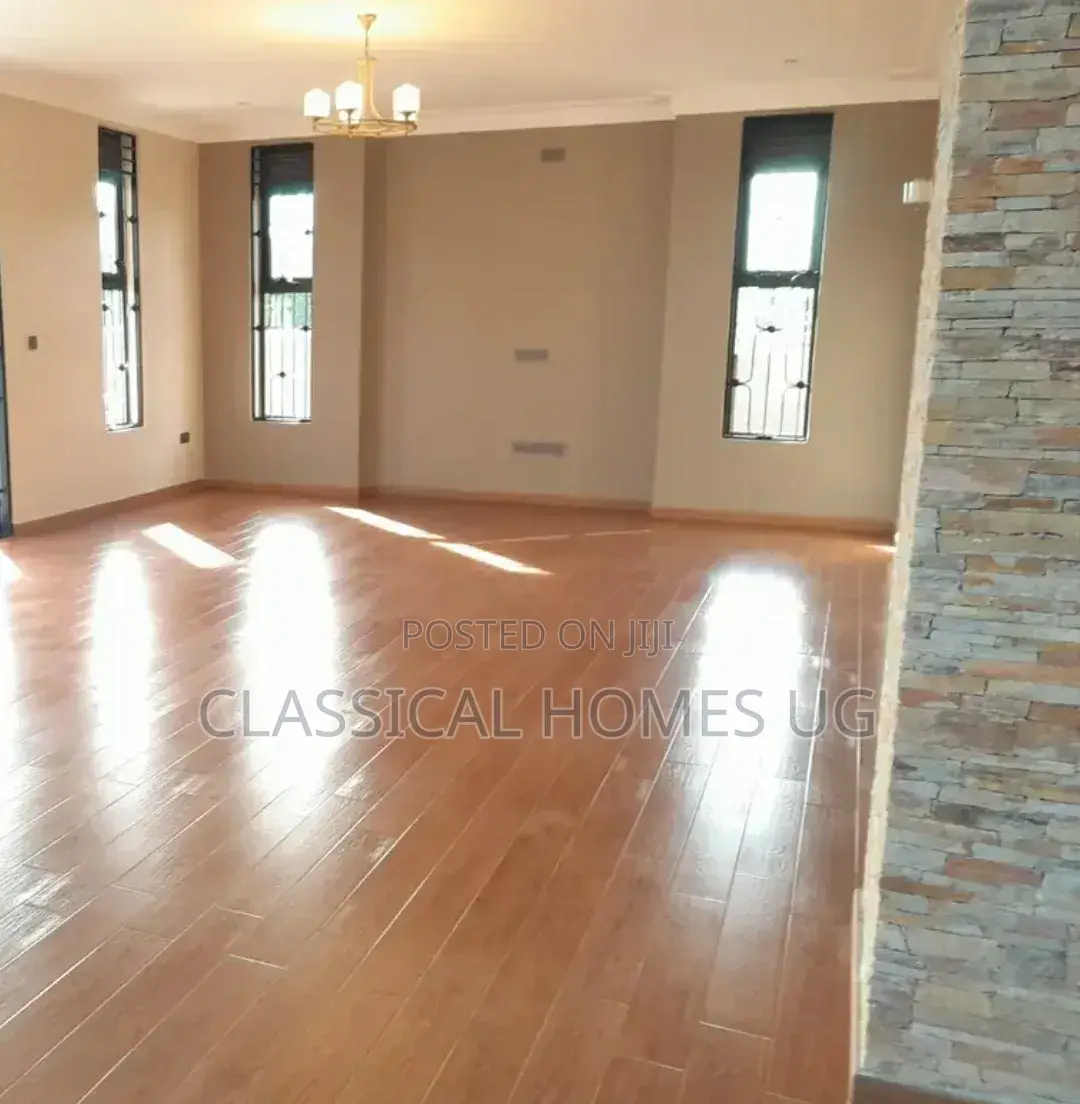 5bdrm Duplex in Kigo, Central Division for rent in Central Division