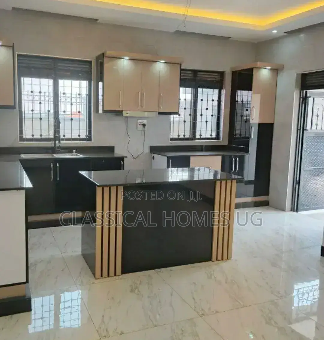 5bdrm Duplex in Kigo Road, Central Division for rent in Central Division