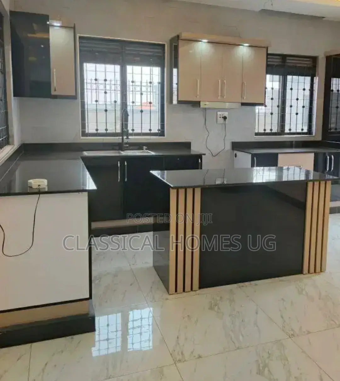 5bdrm Duplex in Kigo Road, Central Division for rent in Central Division