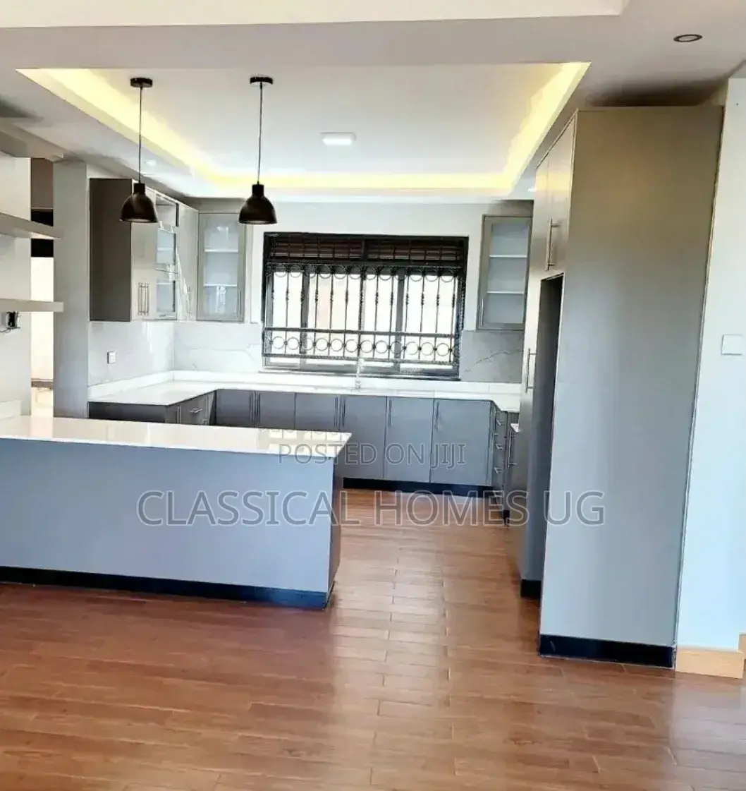 5bdrm Duplex in Mutungo Upper, Central Division for rent in Central Division