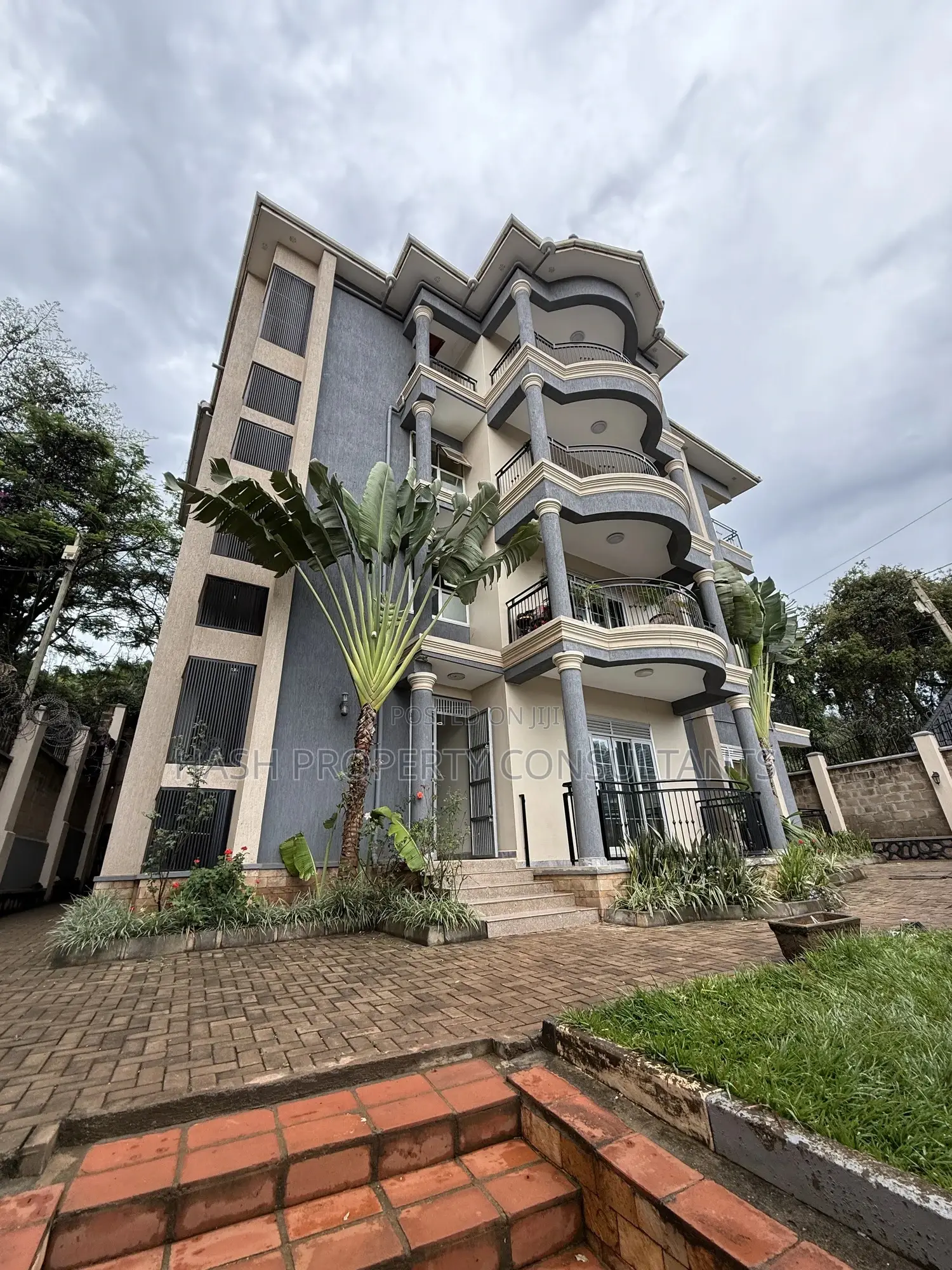 4bdrm Apartment in Hill, Makindye for rent in Makindye