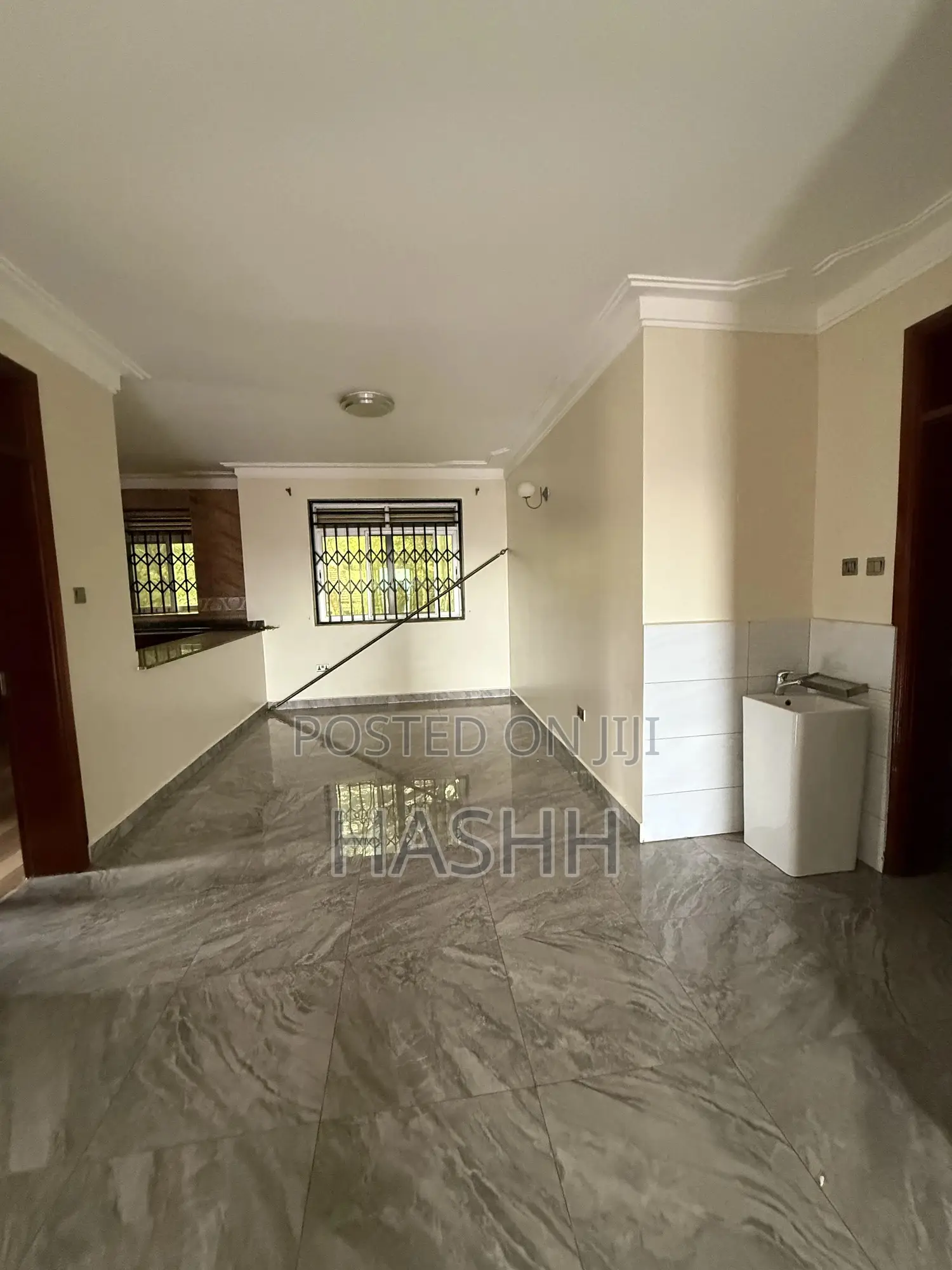 4bdrm Apartment in Hill, Makindye for rent in Makindye