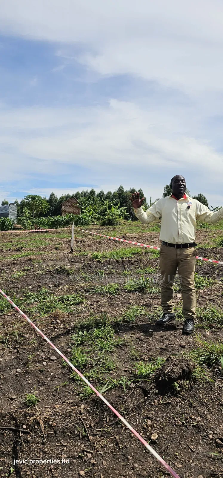Plots for Sale With a Genuine Agreement Deed. in Namayumba