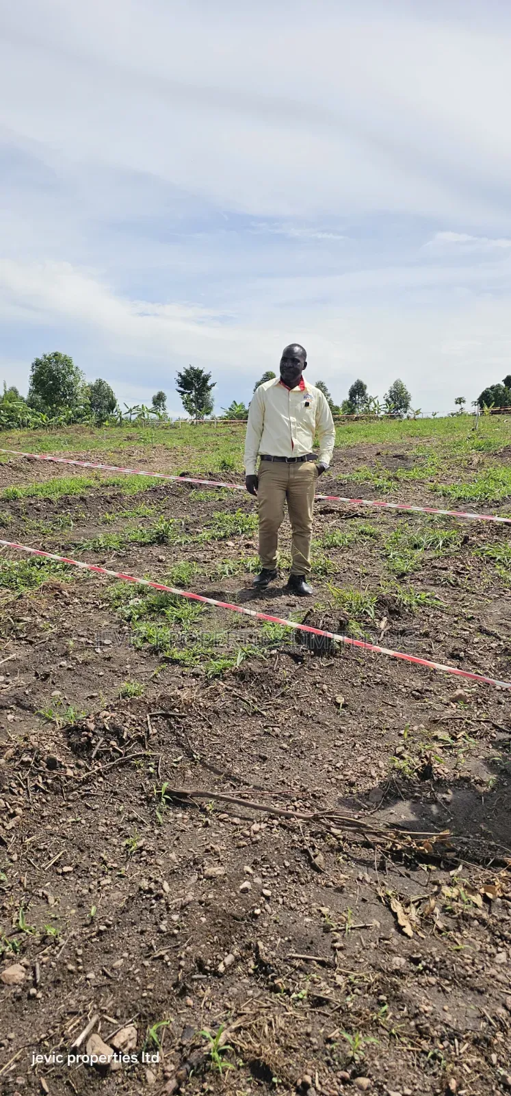 Plots for Sale With a Genuine Agreement Deed. in Namayumba