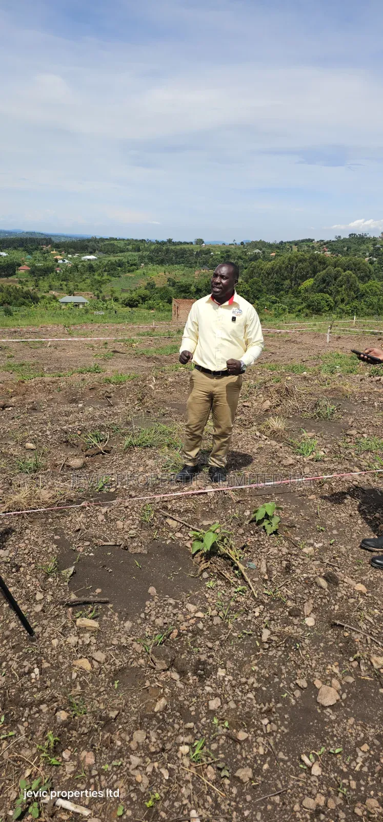 Plots for Sale With a Genuine Agreement Deed. in Namayumba