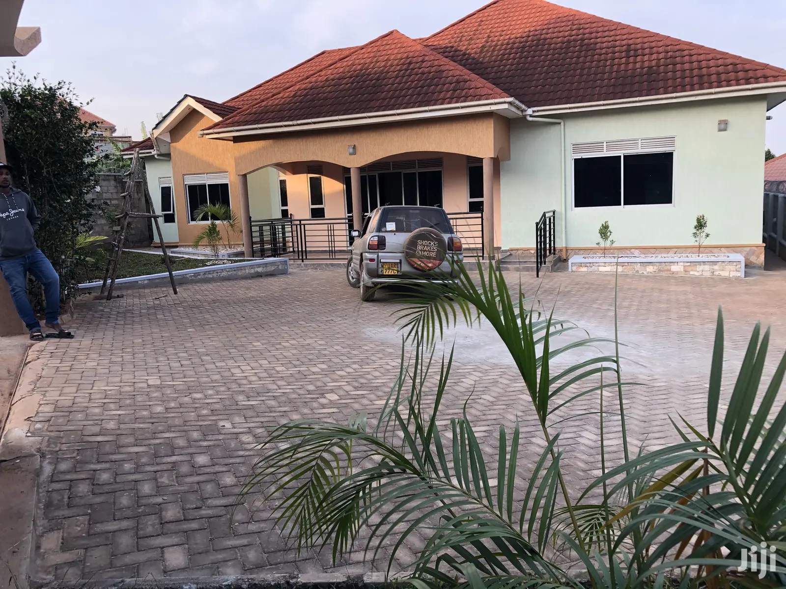 Kira ,Spacious Mansion on Sell in Kampala
