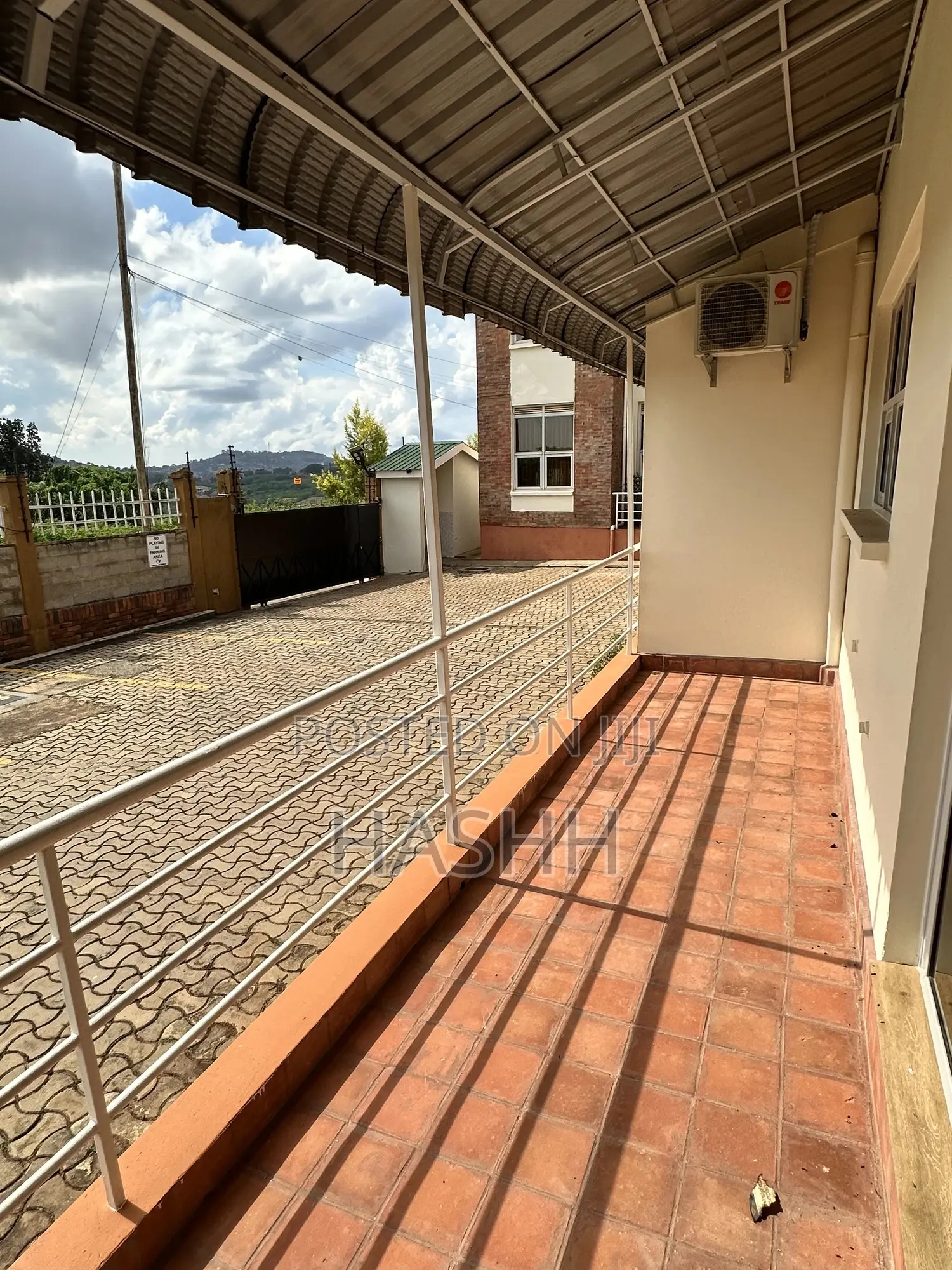 3bdrm Duplex in Iiii, Central Division for rent in Central Division