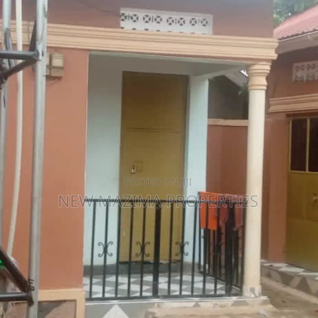 8bdrm Bungalow in Mengo Masanafu, Central Division for sale in Central Division