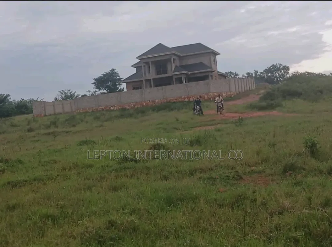100 × 100 in Kira Namugongo for Sale With a Ready Title in Central Division
