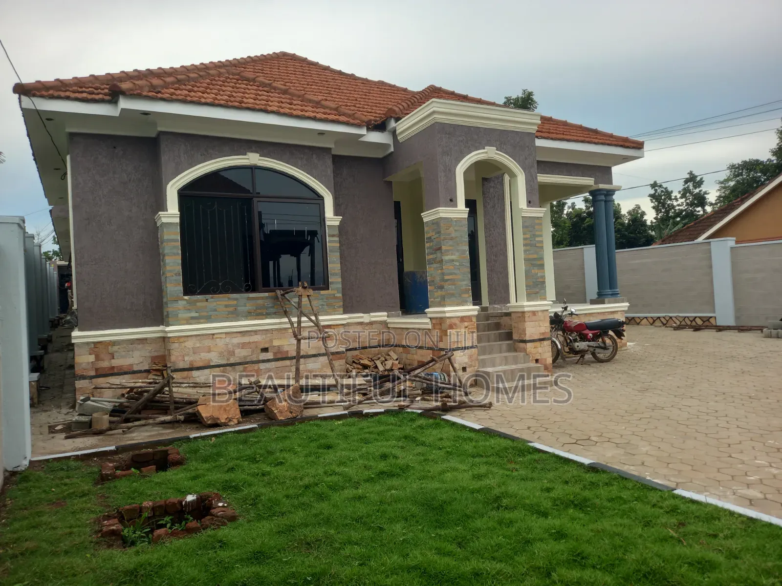 Furnished 5bdrm House in Kira for sale in Kira