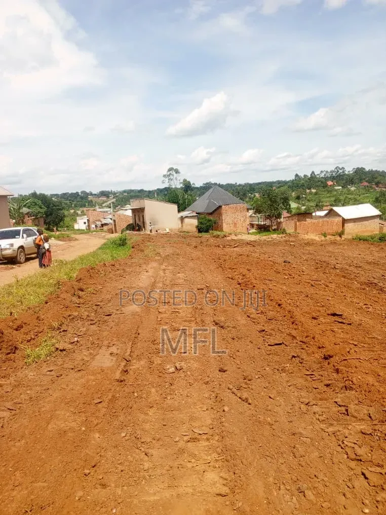 Namayumba Town Plots for Shops in Wakiso / Wakiso