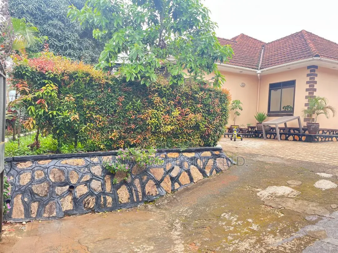 4bdrm Mansion in Kyanja Estates, Central Division for sale in Central Division