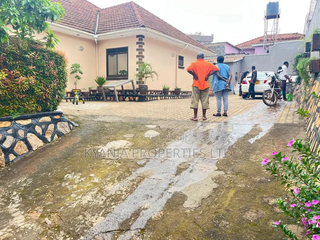 4bdrm Mansion in Kyanja Estates, Central Division for sale in Central Division