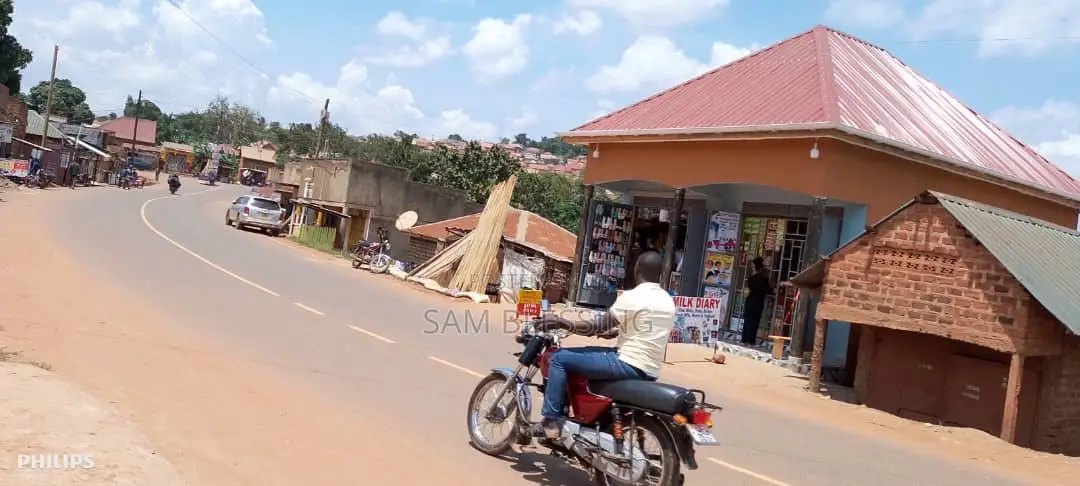 4bdrm Duplex in Gangu, Makindye for sale in Makindye