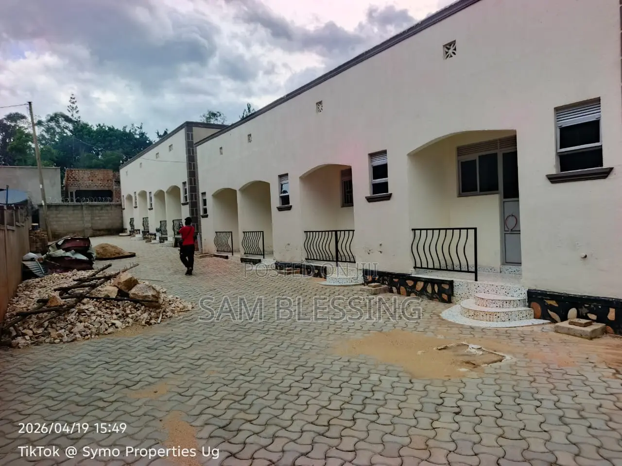 8bdrm Duplex in Matuuga Town, Wakiso / Wakiso for sale in Wakiso / Wakiso