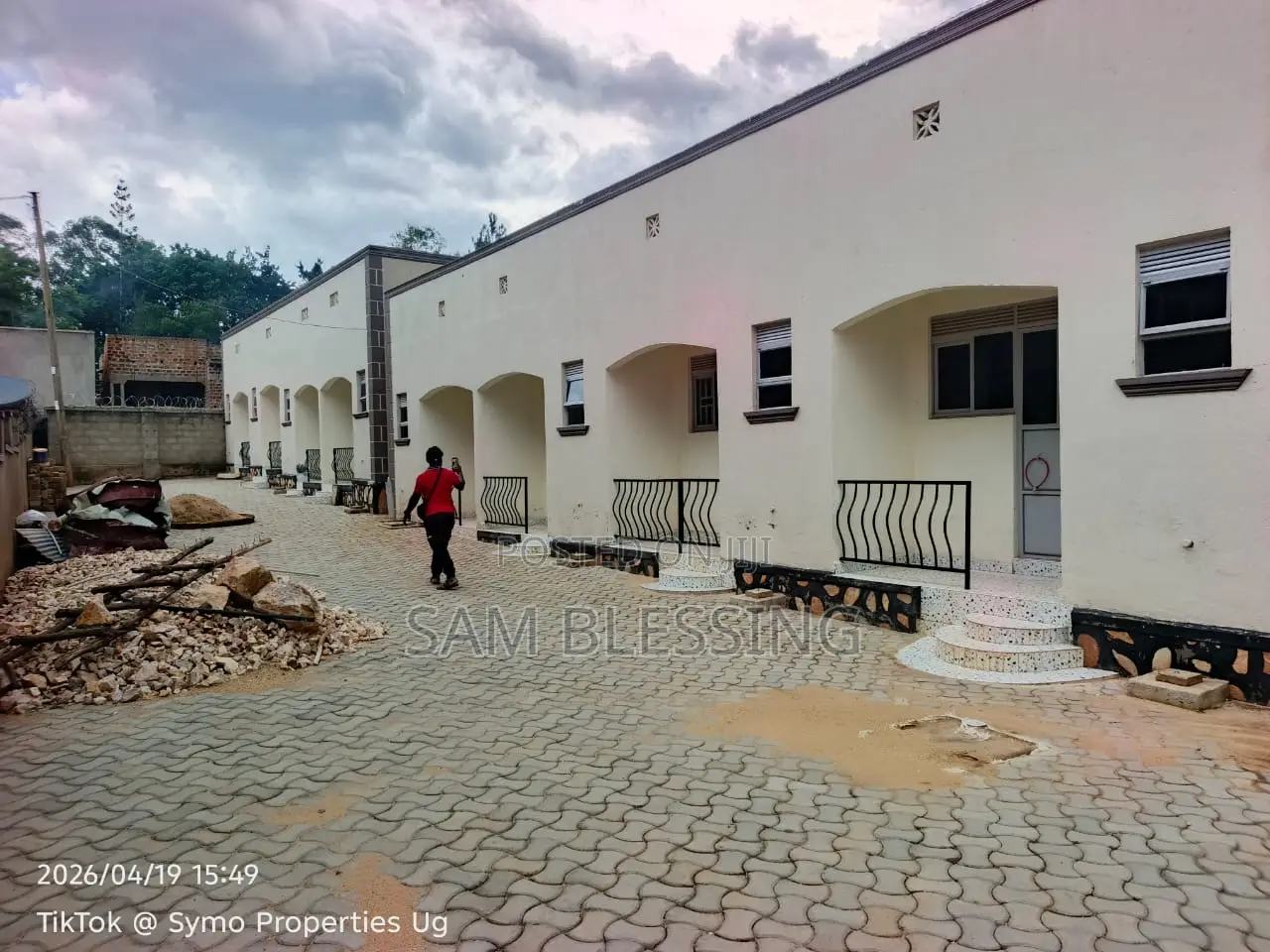 8bdrm Duplex in Matuuga Town, Wakiso / Wakiso for sale in Wakiso / Wakiso