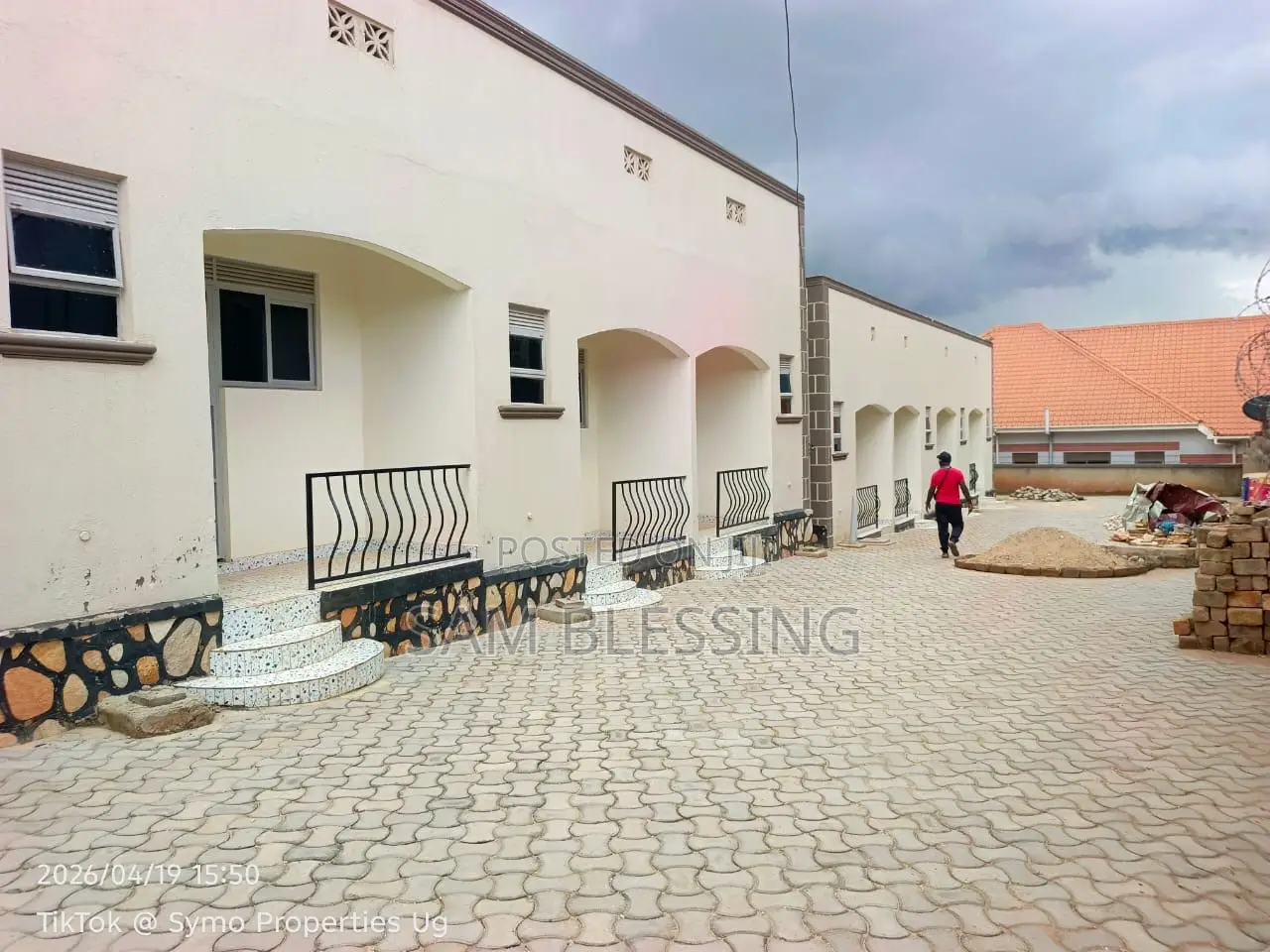 8bdrm Duplex in Matuuga Town, Wakiso / Wakiso for sale in Wakiso / Wakiso