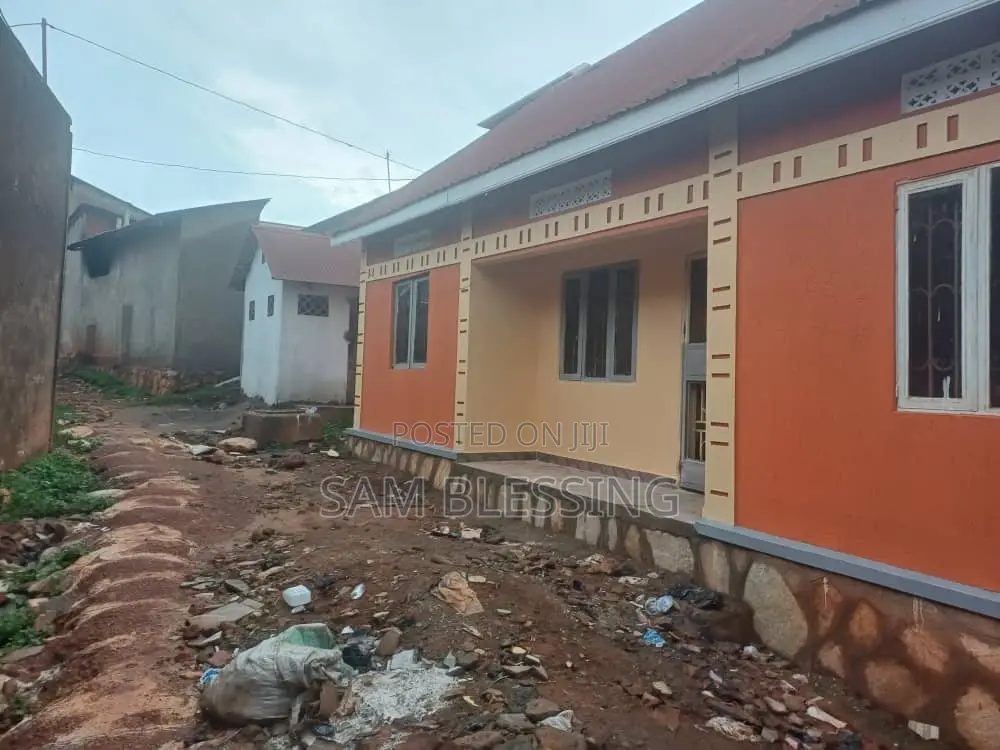 3bdrm House in Namasumba, Makindye for sale in Makindye