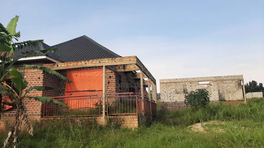 3bdrm House in Mattuga-Kasalirwe, Gombe for sale in Gombe