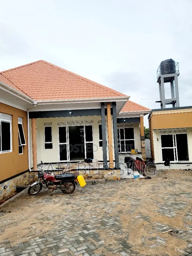 3bdrm House in Bwebajja Entebbe, Central Division for sale in Central Division