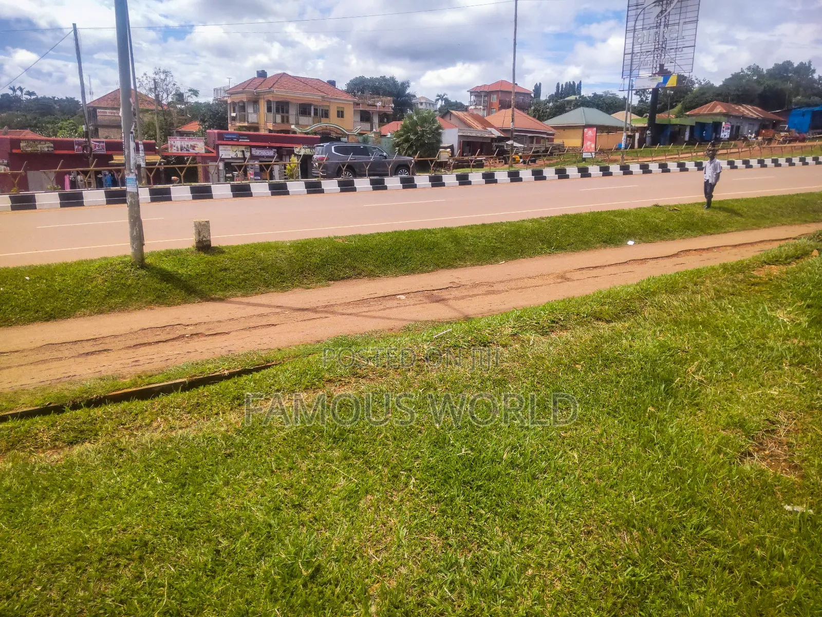 Entebbe Kitubulu 27 Decimals Touching the Entebbe Express Highway in Katabi